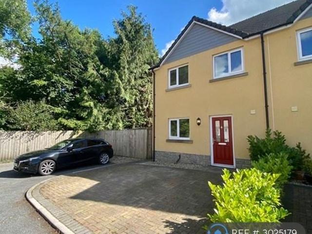 Coed Y Neuadd, Carmarthen, SA31 3 bed semi detached house to rent £1,250 pcm £288 pw