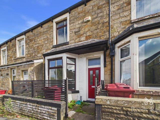 Cog Lane, Lancashire BB11 2 bed terraced house to rent £795 pcm £183 pw