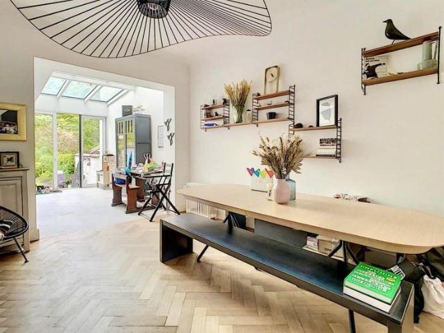Coghen – Spacious 4 Bedroom House with Garden & Garage