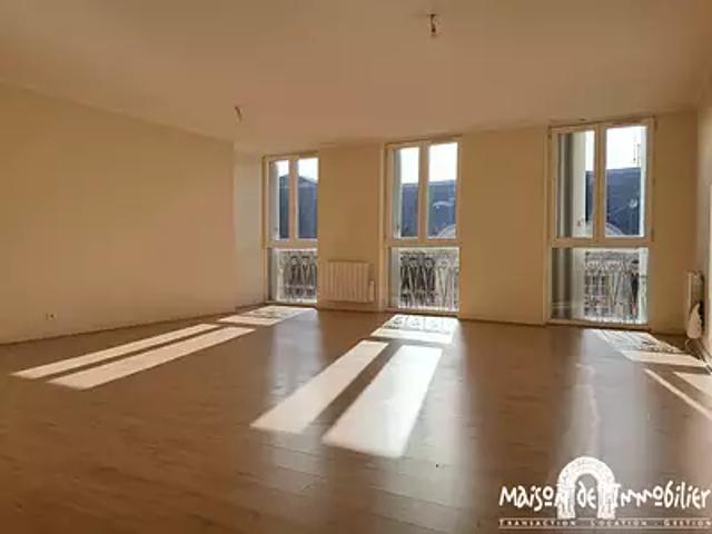 Cognac 16100 Location appartement 3 pièces t3 au dernier étage