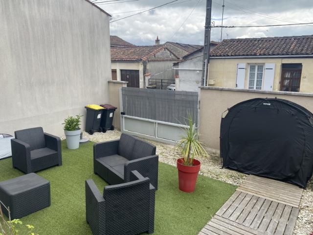 Cognac: maison avec 3 chambres en location avec BOISSON IMM