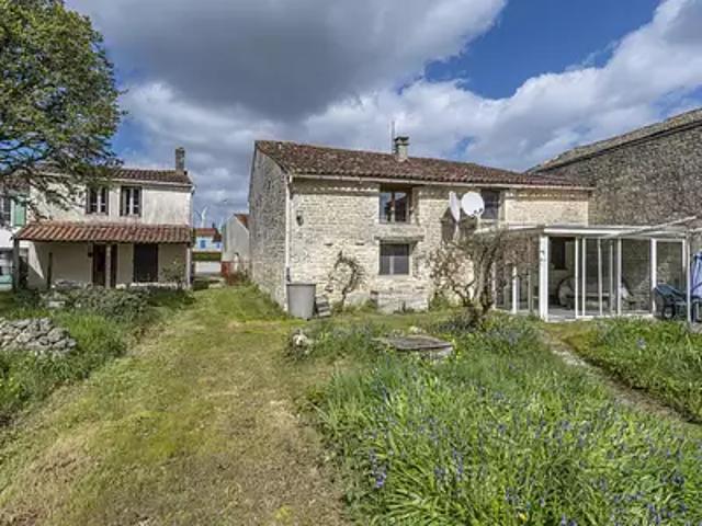 Coivert 17330 Achat / Vente maison 16 pièces t16 parking
