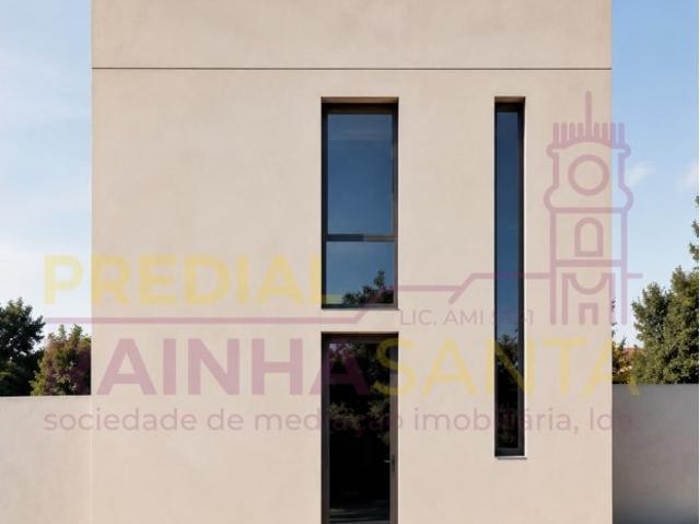Moradia T2 Santo António dos Olivais