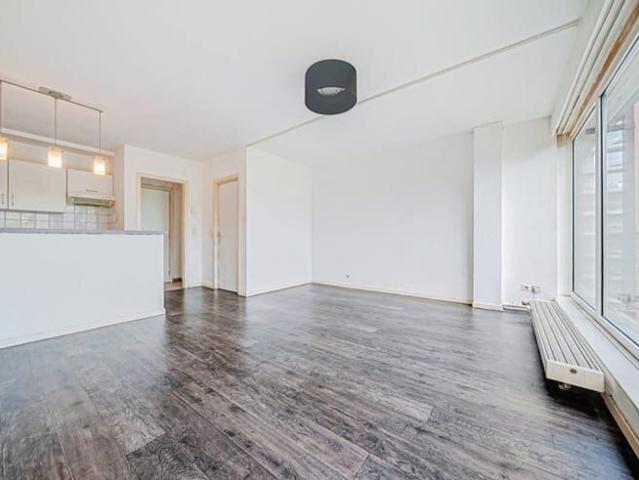 COINTE Studio lumineux avec balcon + Parking et Cave