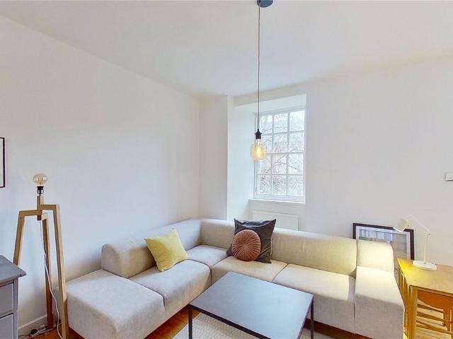 Coinyie House Close, Edinburgh EH1, 1 bed flat to rent, £1,325 pcm | PrimeLocation
