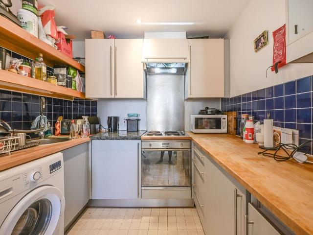Coke Street, Aldgate, London E1, 2 bed flat to rent, £2,492 pcm | PrimeLocation