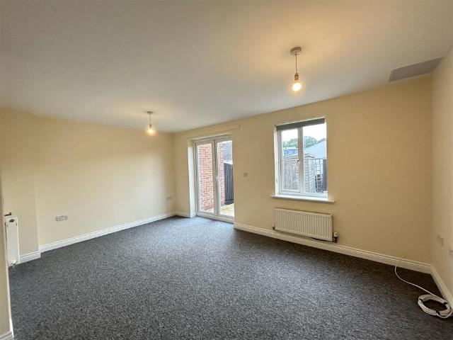 4 Bedroom End of Terrace House To Let