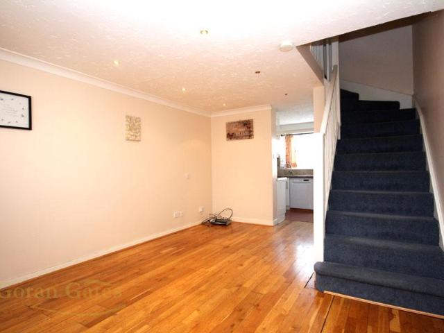 Columbus Gardens, Northwood HA6 2 bed semi detached house to rent £1,900 pcm £438 pw
