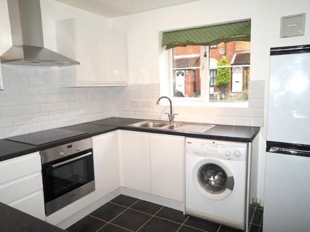 Columbus Gardens, Northwood, Middlesex HA6, Studio to rent, £1,200 pcm | PrimeLocation
