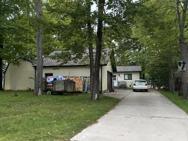 Columbia Dr