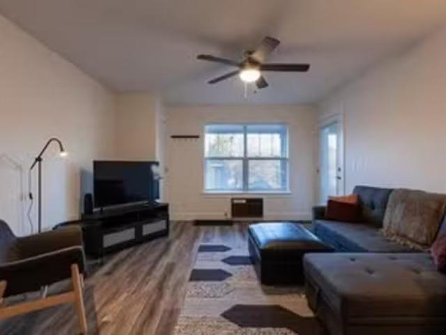 Columbia Gorge Vacation Rentals, 714 Cascade Ave, Hood River.