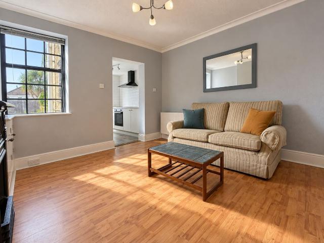 Columbia Road, Bournemouth BH10, 3 bed property to rent, £1,800 pcm | PrimeLocation