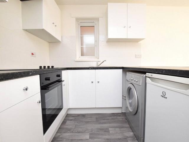 Columbine Way, Harold Wood, Romford RM3, 1 bed maisonette to rent, £1,250 pcm | PrimeLocation