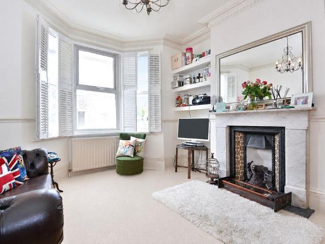 Colville Gardens, London W11 1 bed apartment to rent £3,142 pcm £725 pw