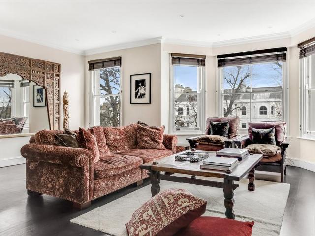 Colville Gardens, London W11 4 bed maisonette to rent £13,000 pcm £3,000 pw