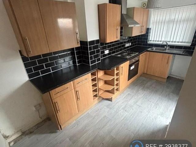 Colwell Close, Liverpool, L14 3 bed terraced house to rent £850 pcm £196 pw