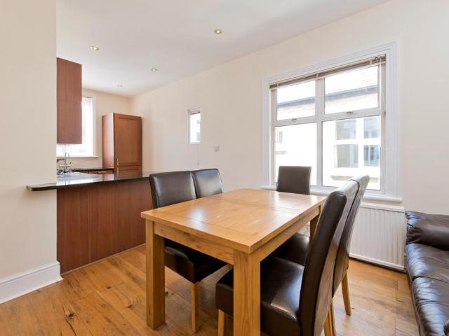 Colwith Road, Hammersmith, London, W6 3 bed apartment to rent £3,450 pcm £796 pw