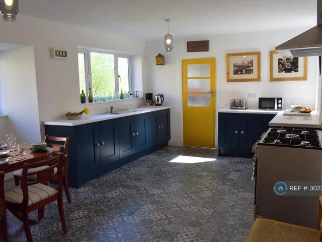Colwyn Bay, Colwyn Bay, LL28 1 bed in a house share to rent £600 pcm £138 pw