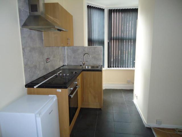 Colwyn Road, Leeds LS11 Studio to rent £360 pcm £83 pw