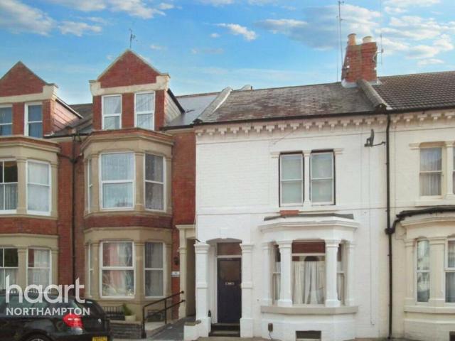 Colwyn Road, Northampton 3 bed terraced house to rent £2,300 pcm £531 pw