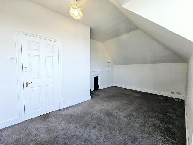Colyers Lane, Erith DA8, 2 bed flat to rent, £1,500 pcm | PrimeLocation