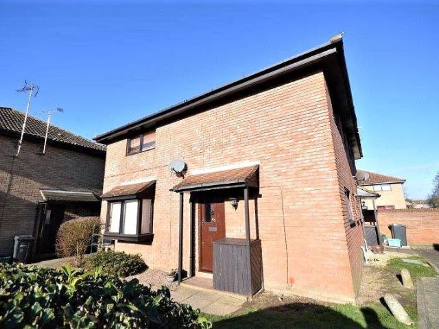 Colyers Reach, Chelmsford, Essex, CM2 1 bed house to rent £1,225 pcm £283 pw
