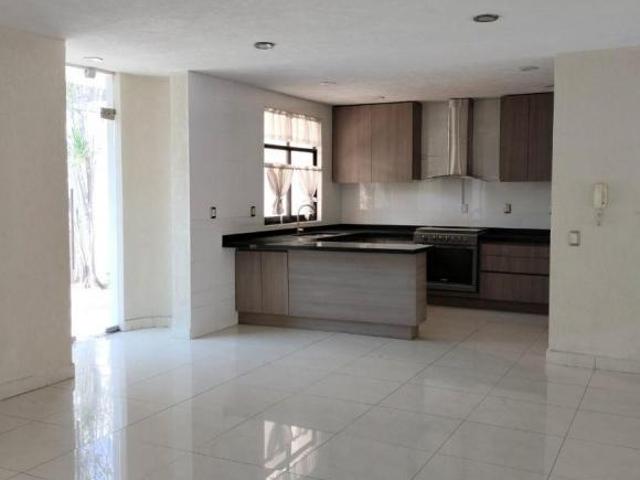 COL LAS ARBOLEDAS 2 SECC SE VENDE CASA