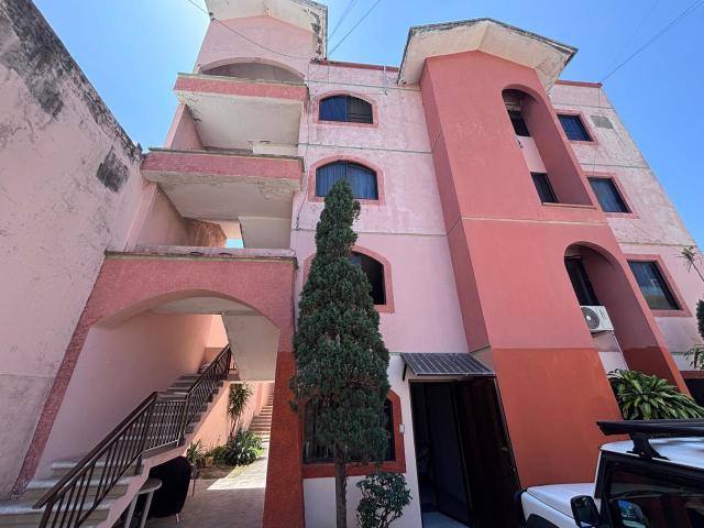 Col. Zaragoza, Departamento en VENTA de 3 rec?maras en planta baja con alberca