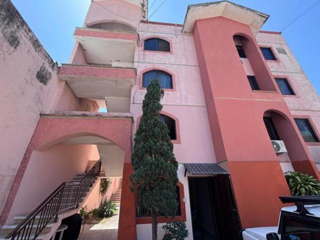 Col. Zaragoza, Departamento en VENTA de 3 recámaras en planta baja con alberca
