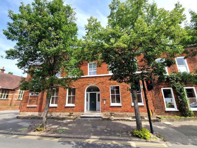 Colburn House, Wokingham RG40, 1 bed flat to rent, £995 pcm | PrimeLocation