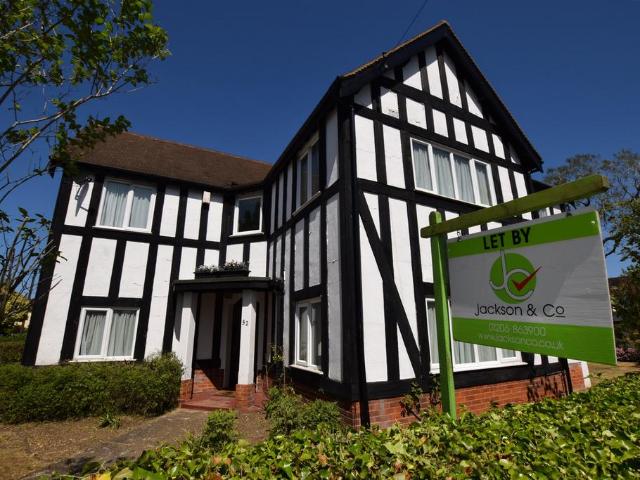 Colchester CO3 4 bed detached house to rent £2,749 pcm £634 pw