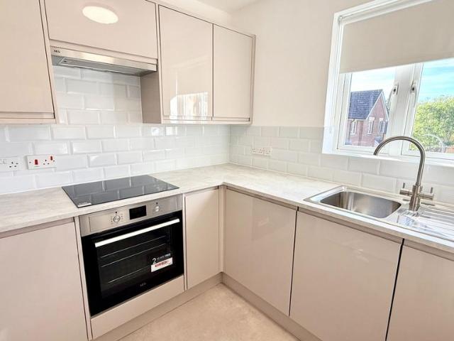 Colchester CO1 2 bed apartment to rent £1,100 pcm £254 pw
