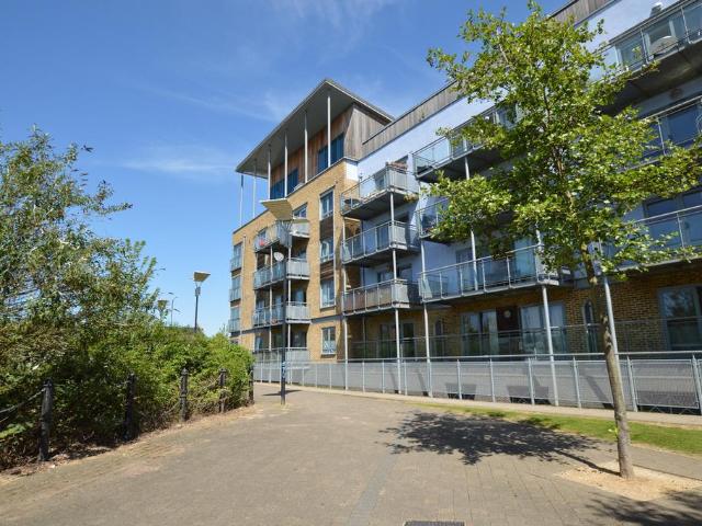 Colchester CO2 1 bed apartment to rent £1,000 pcm £231 pw