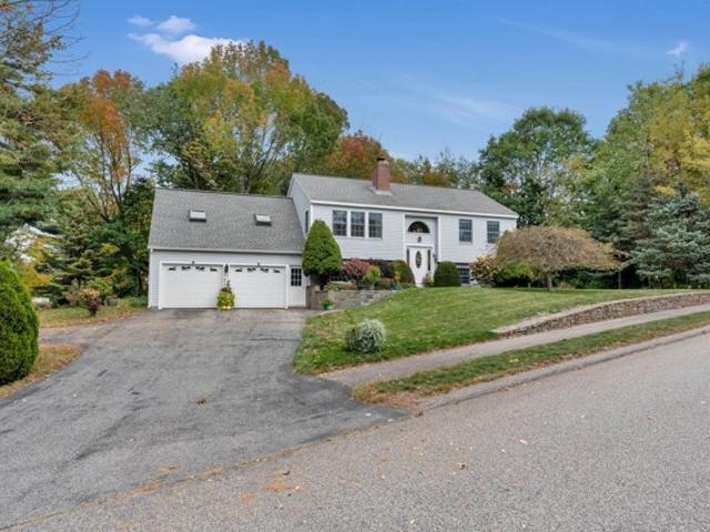 Colchester Dr, South Portland, Home For Sale