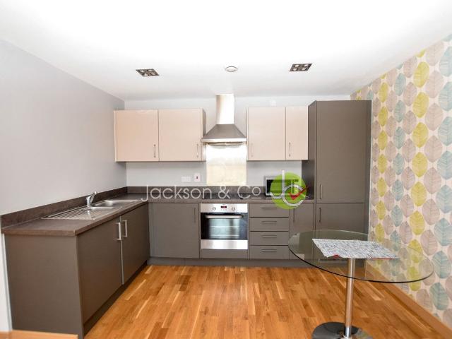 Colchester, Essex CO2, 2 bed flat to rent, £1,275 pcm | PrimeLocation