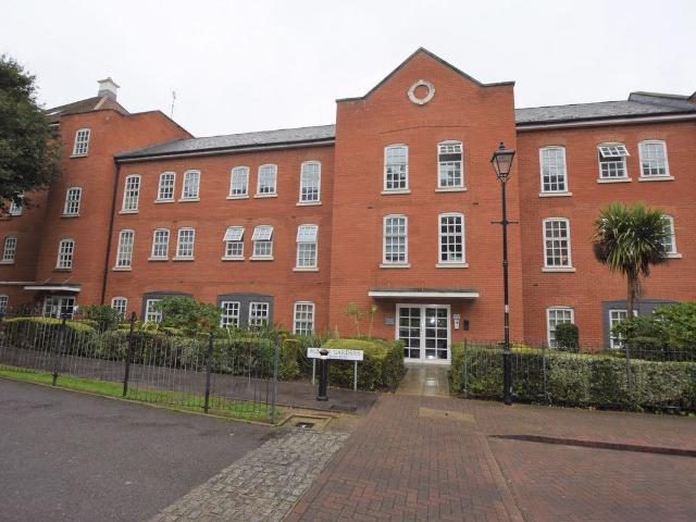 Albany Gardens, Colchester CO2, 2 bed flat to rent, £1,300 pcm | PrimeLocation