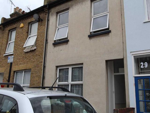 Colchester Road, Southend On Sea SS2, 2 bed terraced house to rent, £1,300 pcm | PrimeLocation