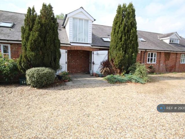 Colchester Road, West Bergholt. 3 bed terraced house to rent £1,850 pcm £427 pw