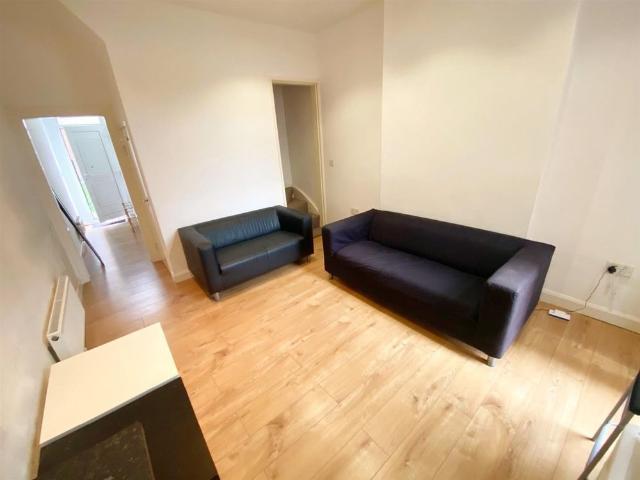 COLCHESTER Street, Coventry, CV1