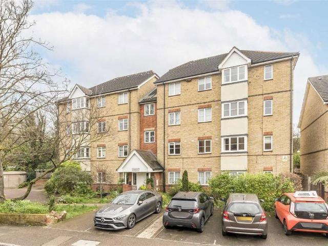 Cold Blow Lane, London SE14 2 bed flat to rent £1,800 pcm £415 pw