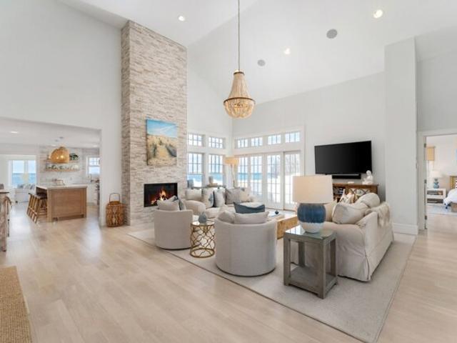 Cold Spring Point Rd, Southampton, Home For Sale
