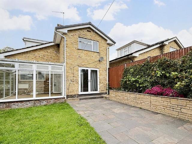 Colden Common 4 bed detached house to rent £2,200 pcm £508 pw
