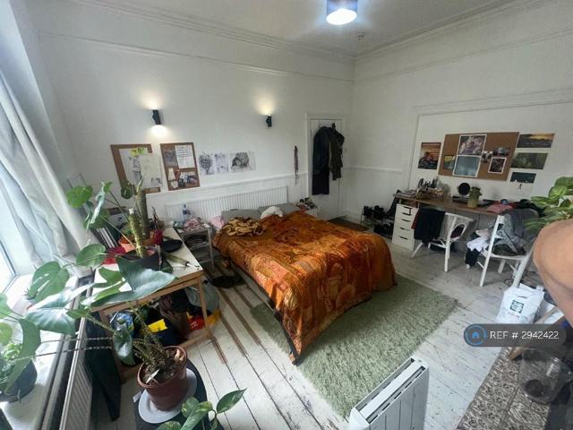 Coldharbour Lane, London, SE5 6 bed terraced house to rent £6,110 pcm £1,410 pw
