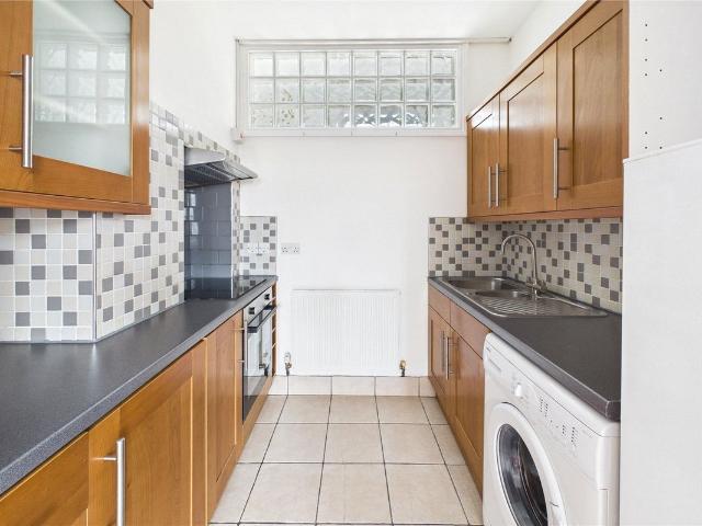 Coldharbour Lane, London SW9, 2 bed flat to rent, £2,300 pcm | PrimeLocation