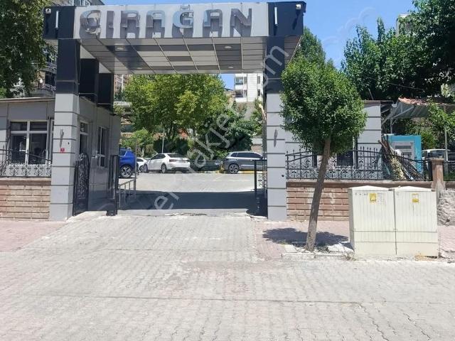 Coldwell Banker Akbayır Mahallesi Cadde Üstü Site İçi 4+1