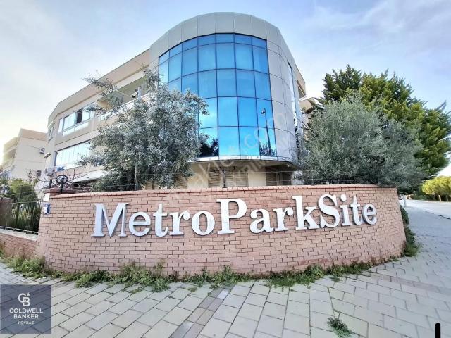 Coldwell Banker Poyraz'dan Gaziemir Site İçinde Ferah 3+1 Daire