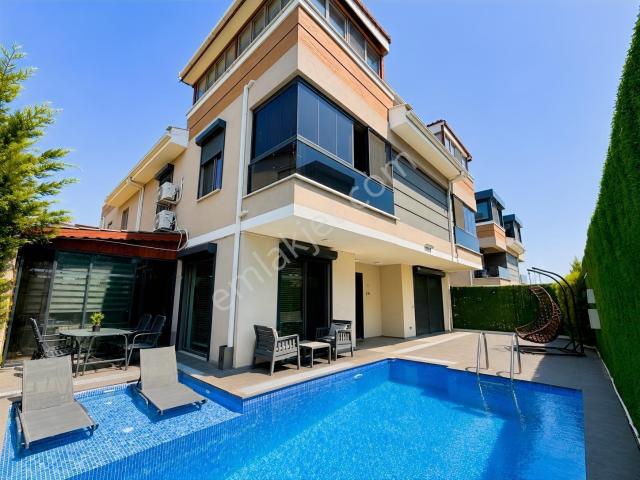 Coldwell Banker Poyrazdan Satılık 5+1 Müstakil Havuzlu Tripleks