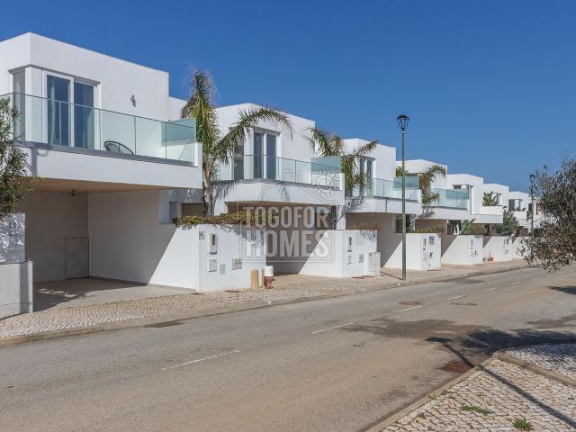 Coleção exclusiva de vilas geminadas de T3 com vista para o mar, a 500m da praia do Tonel, Sagres