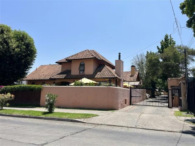 Colegios Andreé y The Grange en Condominio/ 5D 4B | 5 dormitorios por 14950.00 en La Reina