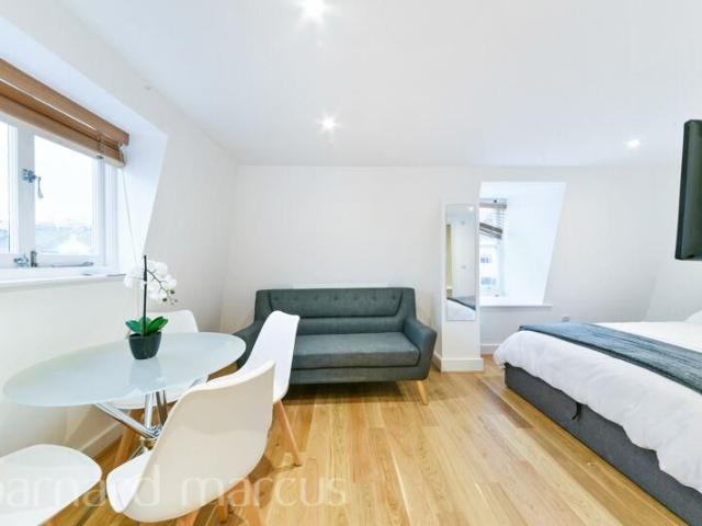 Coleherne Road, Chelsea SW10, Studio to rent, £1,798 pcm | PrimeLocation